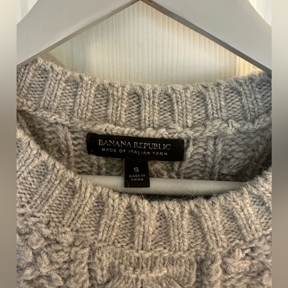 Banana Republic Chunky Cable Knit Sweater – Made with Italian Yarn (Small) - Picture 3 of 3